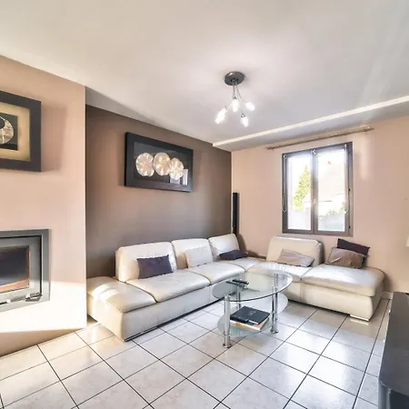 בית נופש Maison Bourgeoise Le Clos Valenciennois *