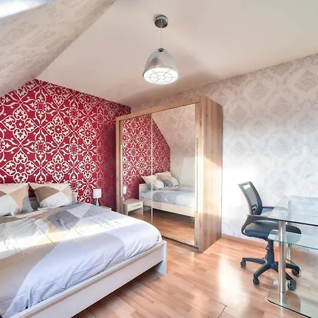 בית נופש Maison Bourgeoise Le Clos Valenciennois